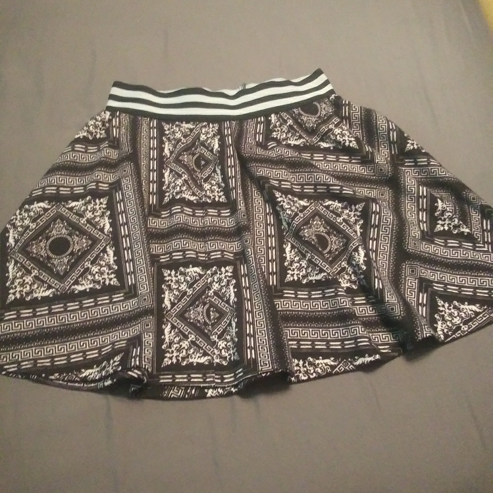 Patterned skirt